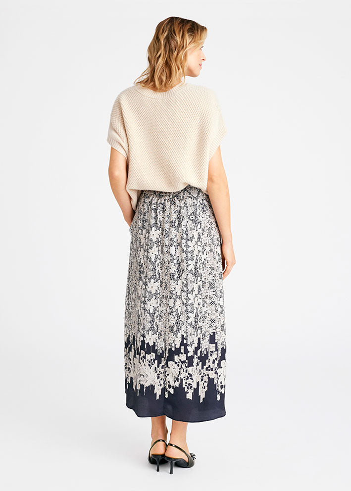 Gustav Mabell midi+ pleated skirt 56557 Nederdel - Black w. sand lace print