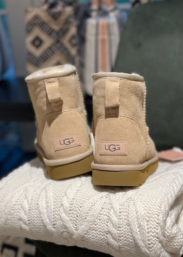 UGG Classic Mini ll Boot - Støvler - Sand