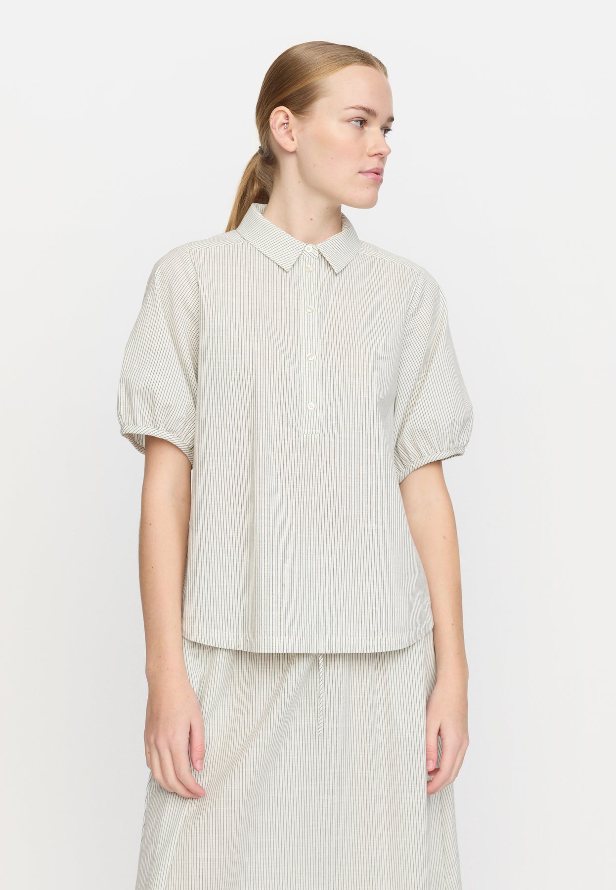 Soft Rebels Ebbi Blouse SR325-707 Arctic Wolf Hot på udsalg