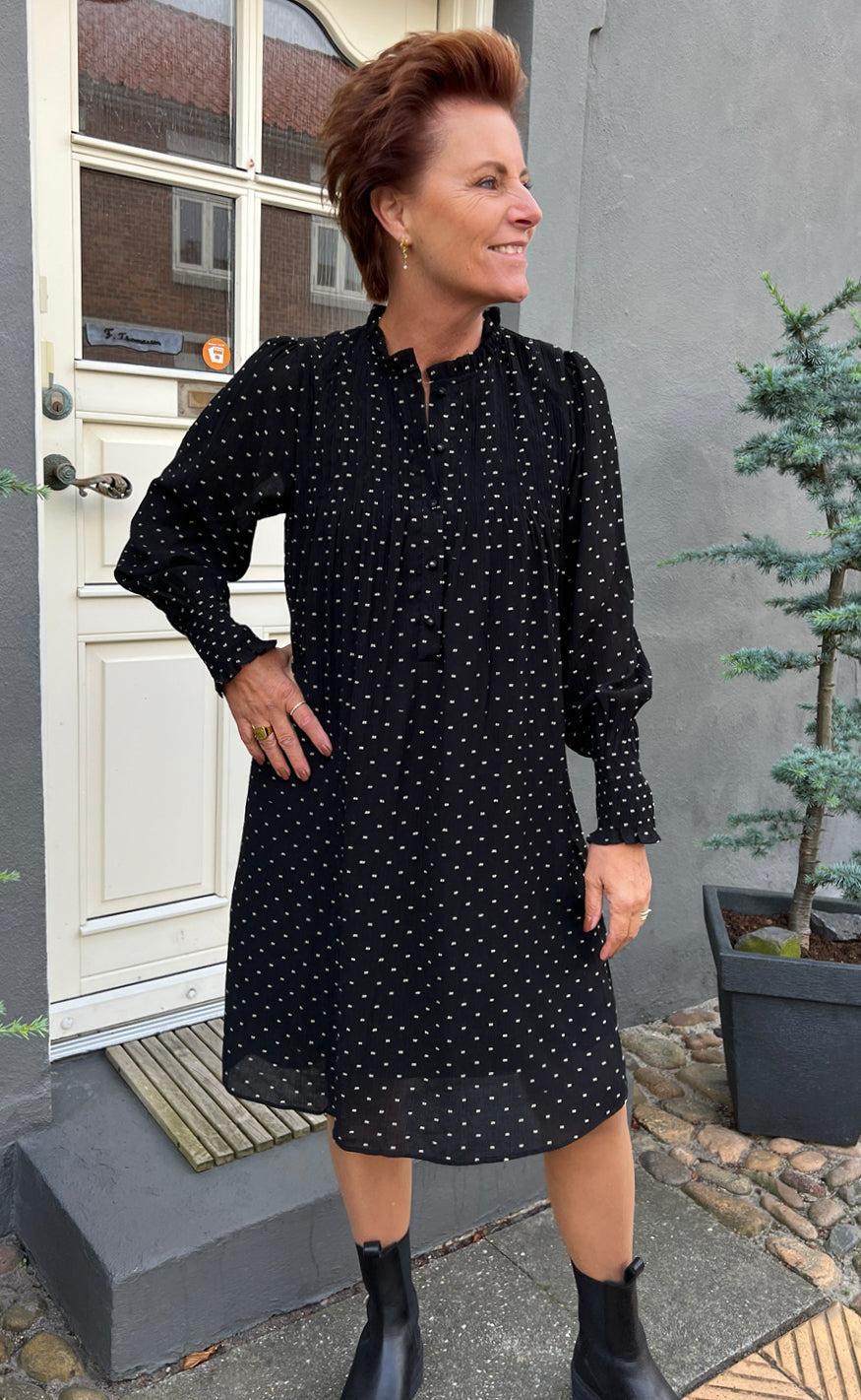 Say INA Copenhagen Kjole - Natalia - Black W. Dots