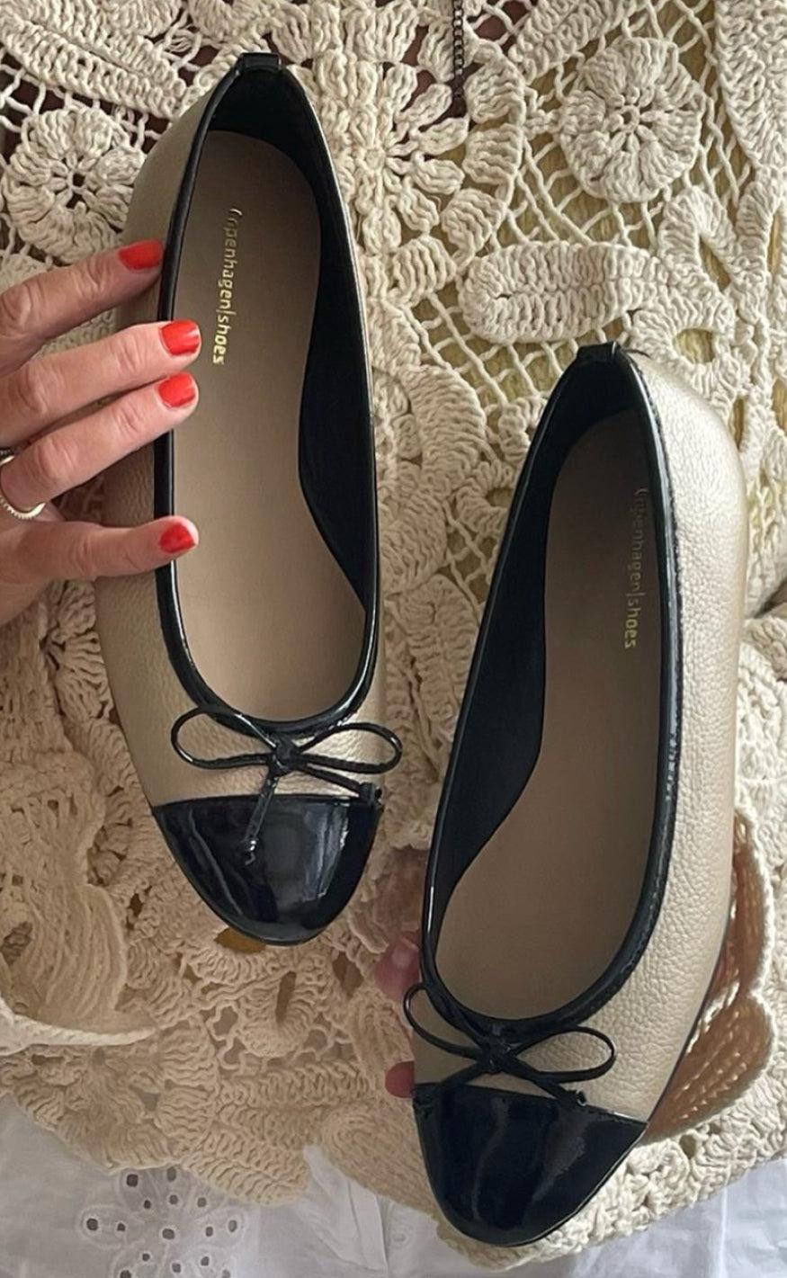 Copenhagen Shoes Ballerinaer - My Own Ballerinas - Gold/Black