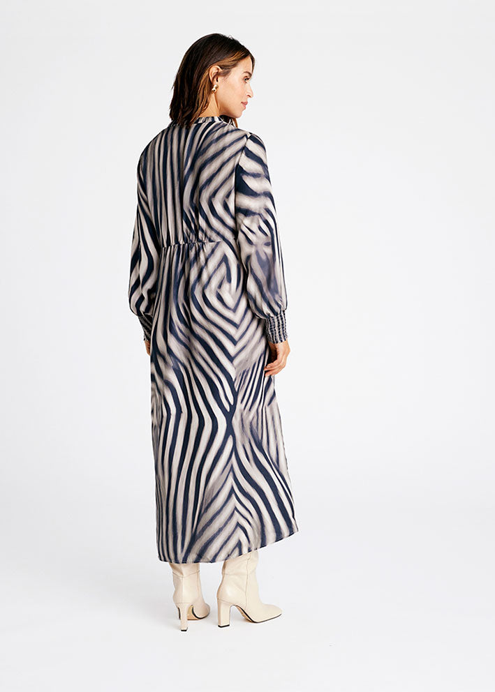Gustav Halima long dress 56505 Kjole - Black and sand zebra print