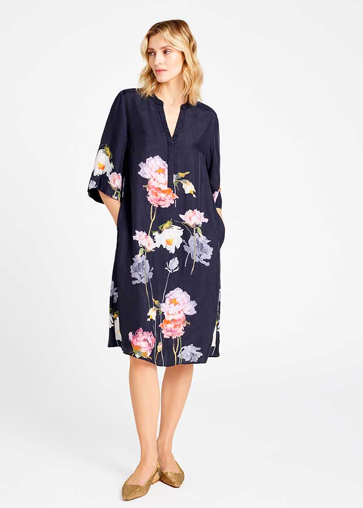 Gustav Madonna knee dress 57520 Kjole - Washed Black w. Print