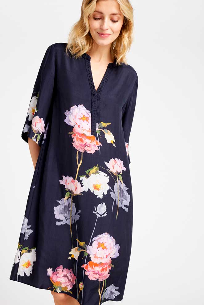 Gustav Madonna knee dress 57520 Kjole - Washed Black w. Print