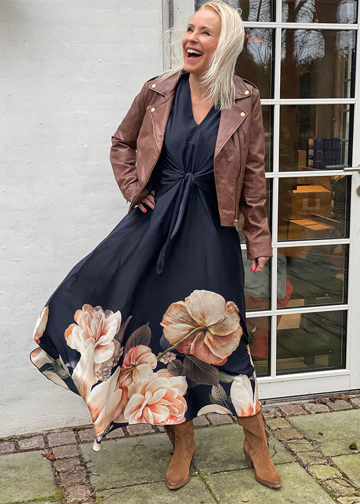 Karmamia Faye Kjole - Maxi Blossom Levere