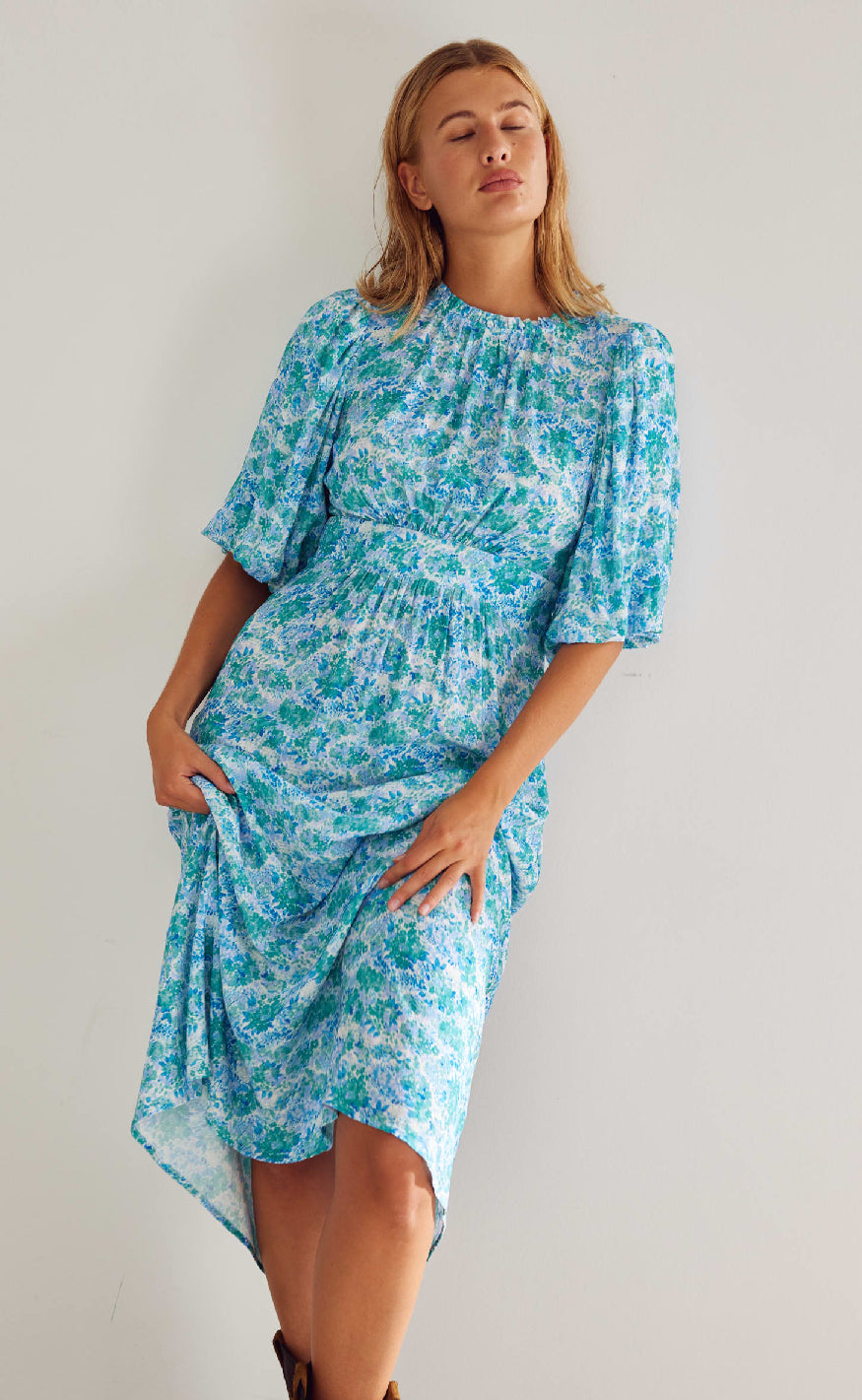 Noella Kjole - Ruth - Cindy Blue Print Online nu