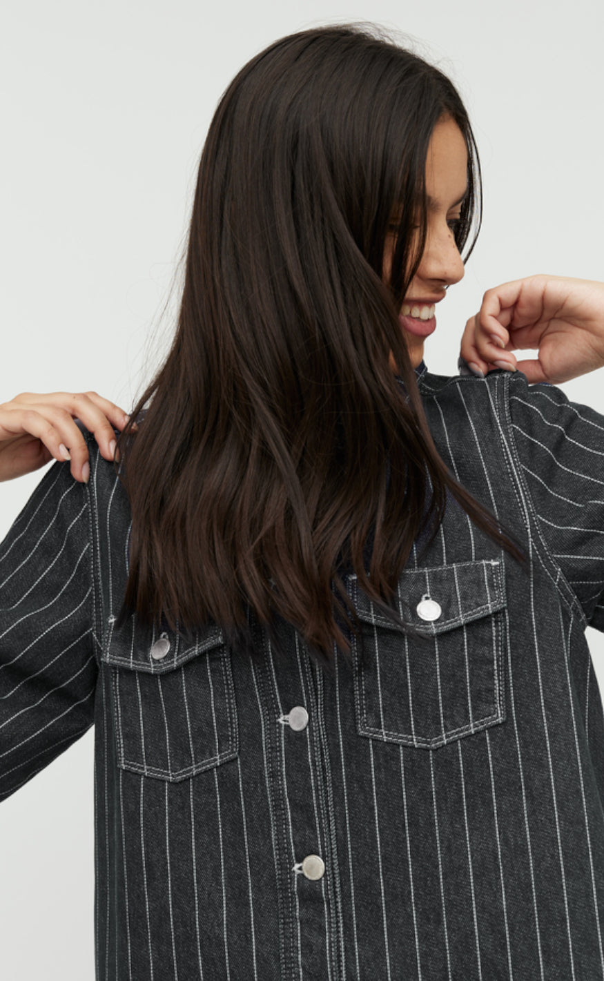 Global Funk Kjole - Mira-G - Dark Grey Pinstripe på udsalg