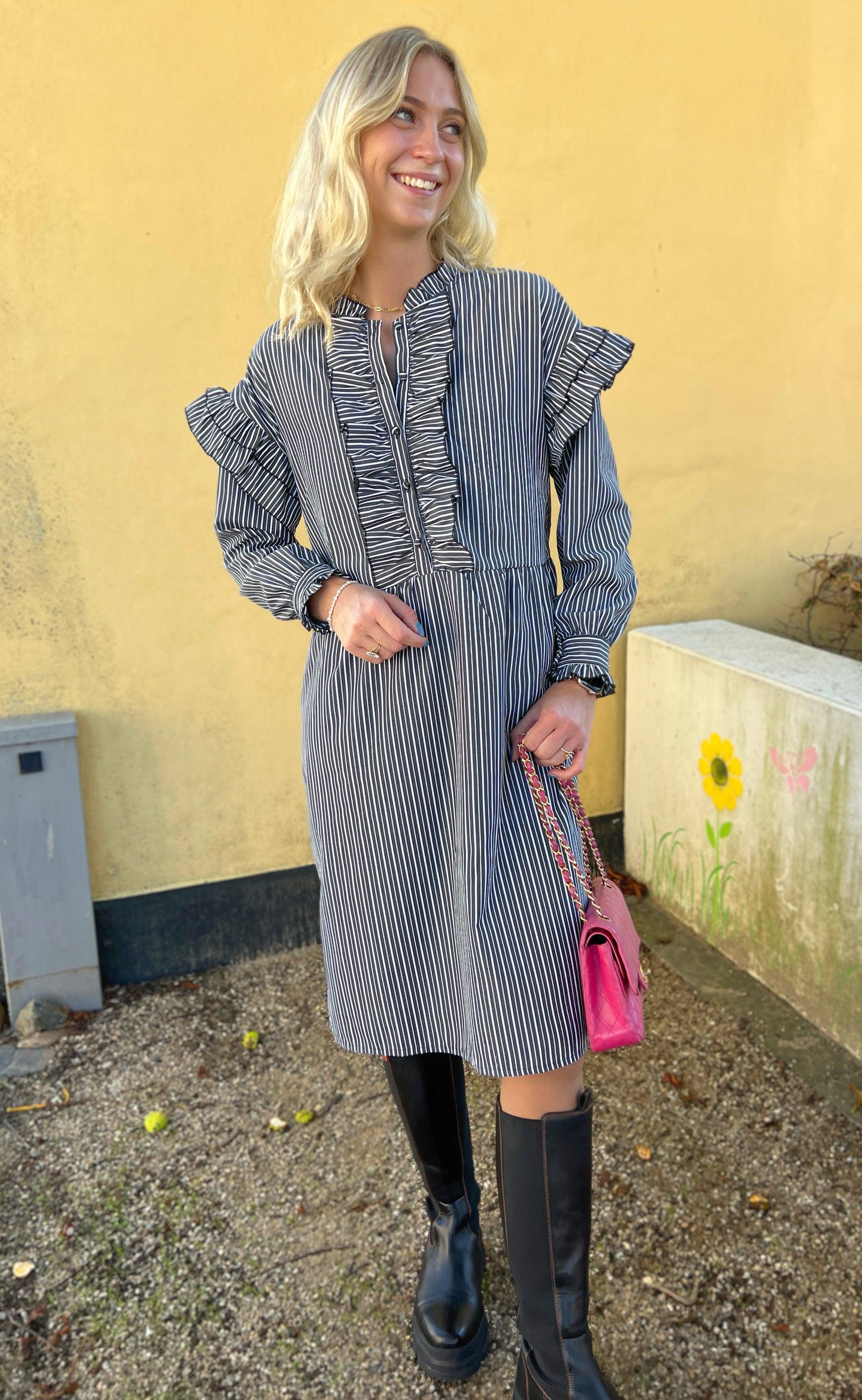 Say INA Copenhagen Kjole - Emilie - Black Striped