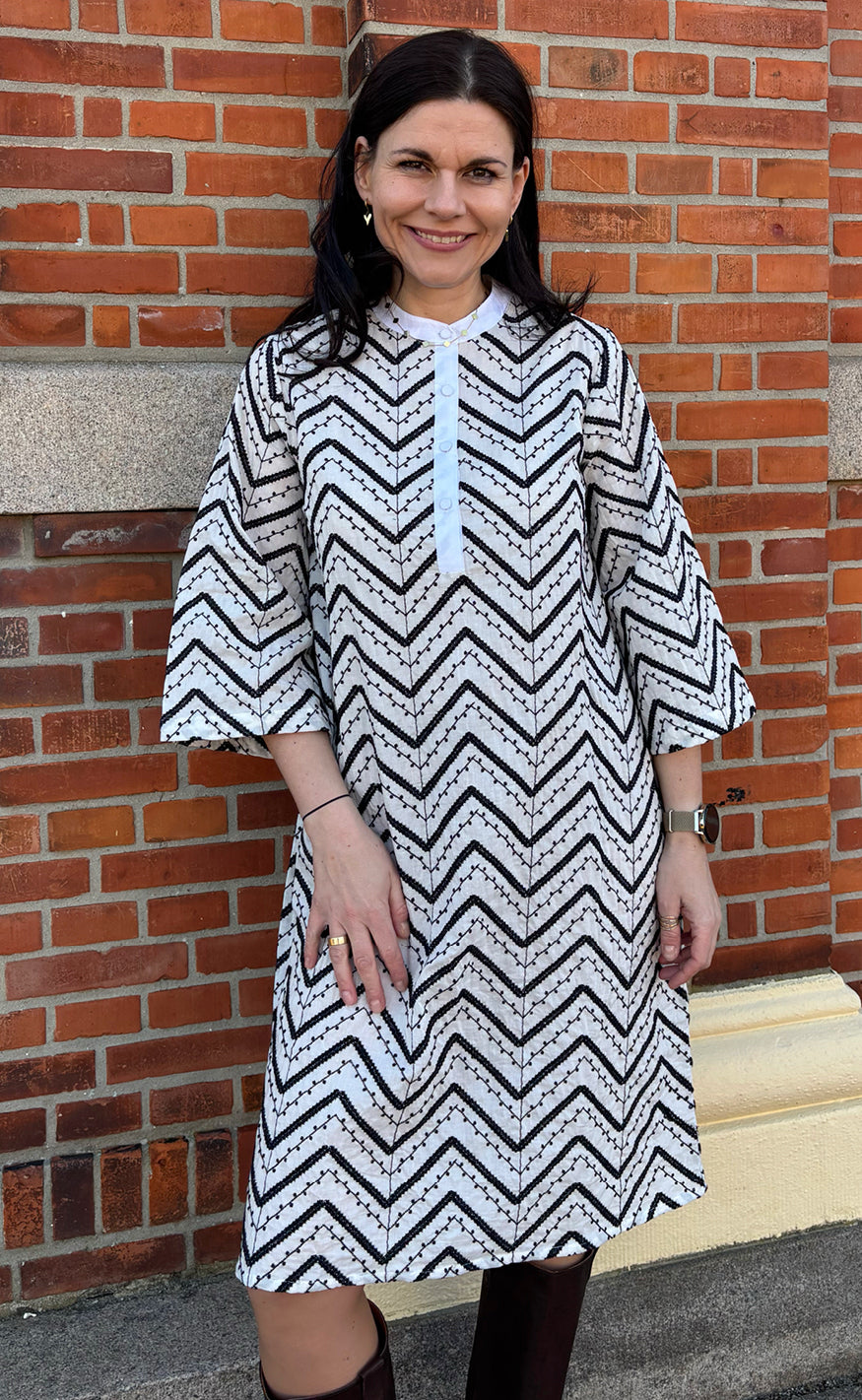 Say INA Copenhagen Kjole - Zara Zig Zag - White W. Black
