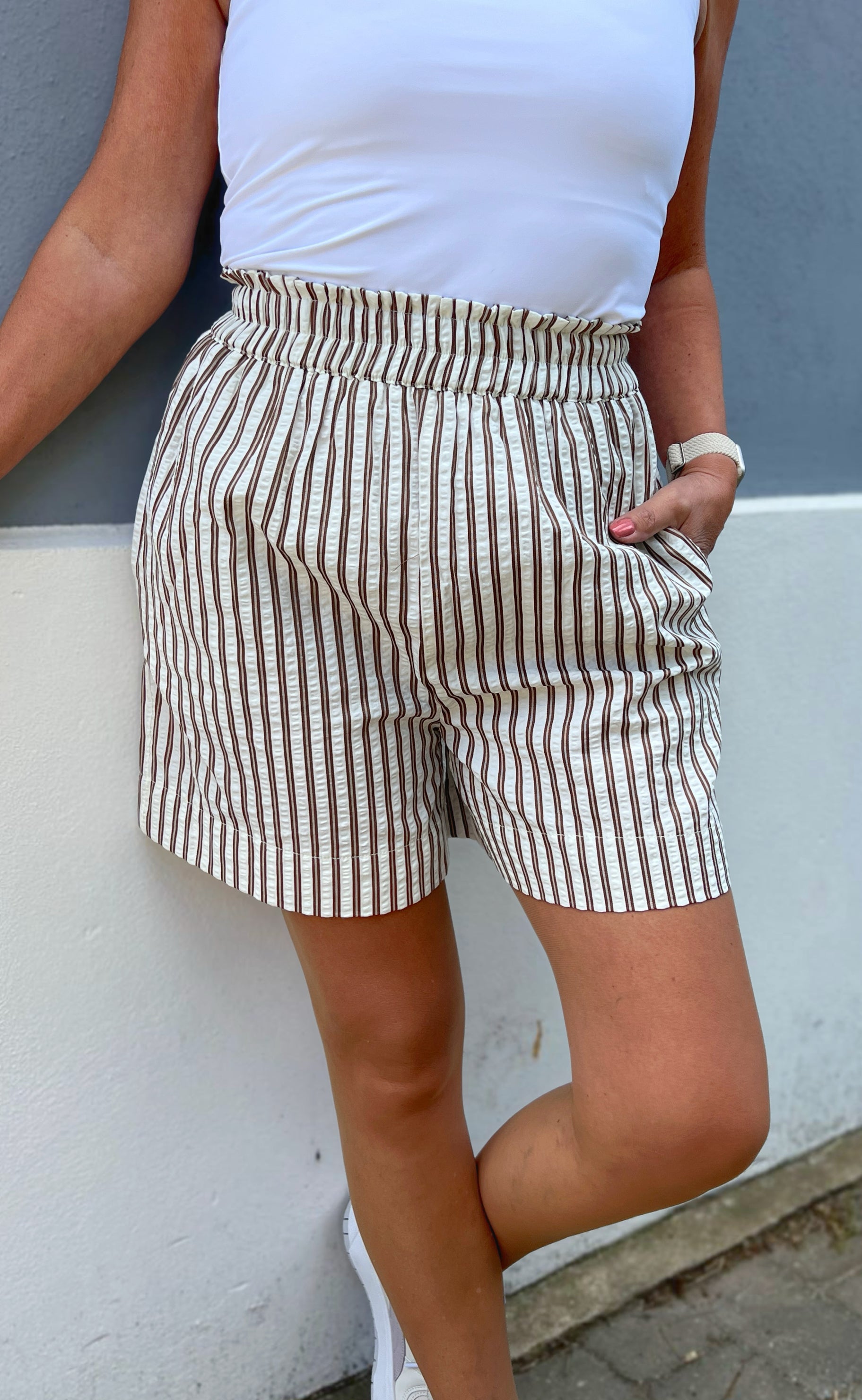 Say INA Copenhagen Shorts - Liv - White / Brown Striped