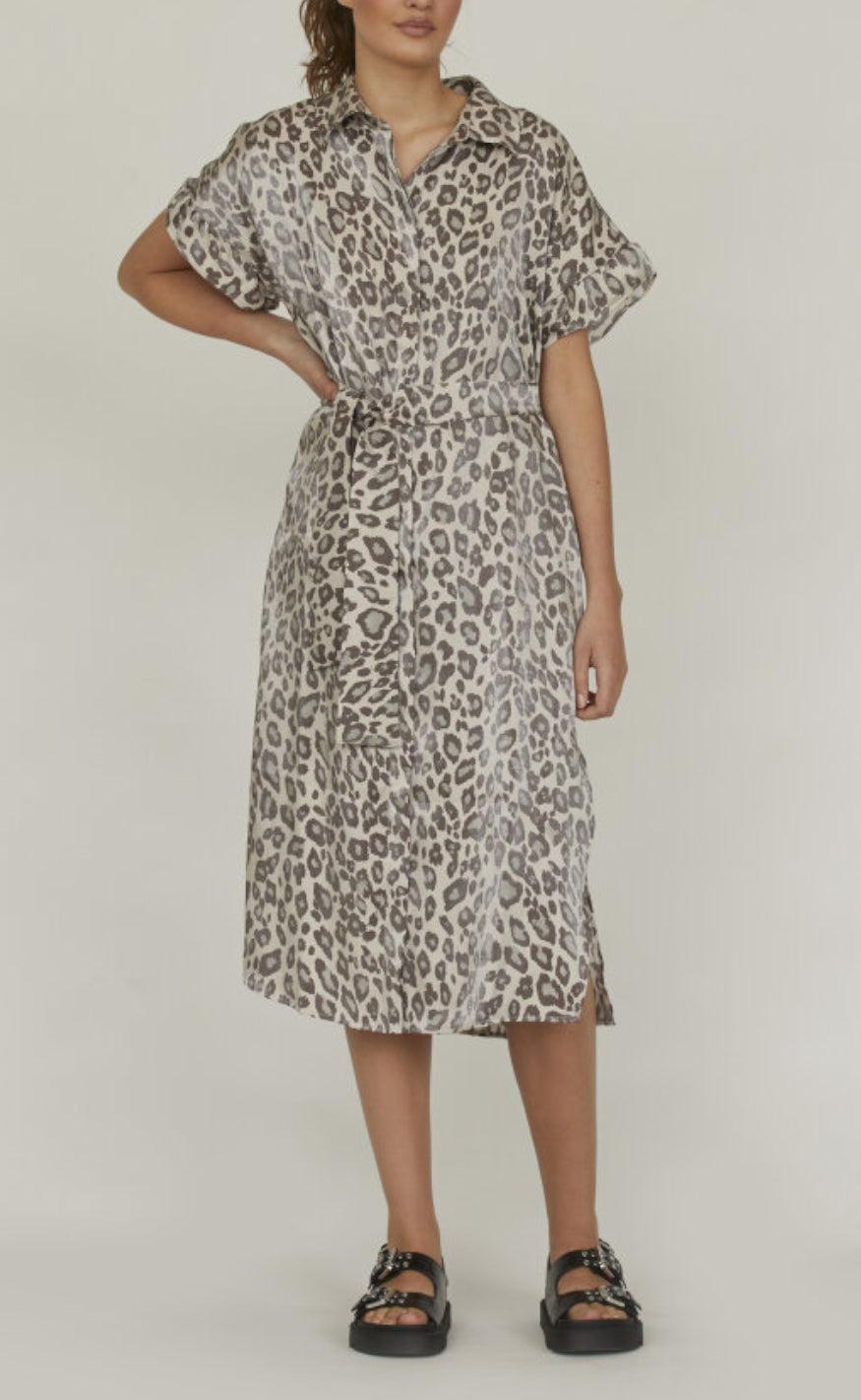 Love & Divine Kjole - Love1143-1 - Faded Leo Online