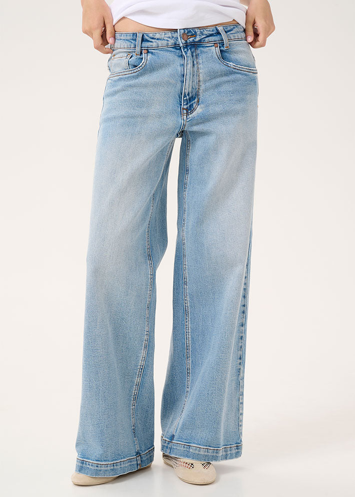 My Essential Wardrobe Dango 144 High X-Wide Jeans - Light Blue Retro Wash