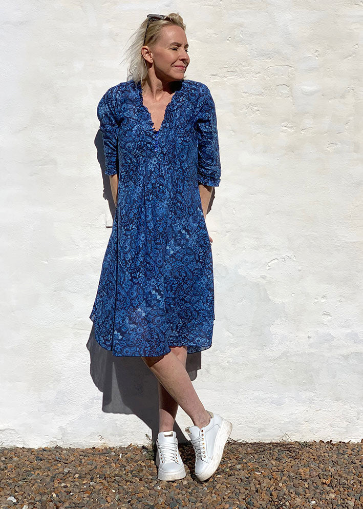 One Season Middy Poppy Sardinia Kjole - Blue Levere