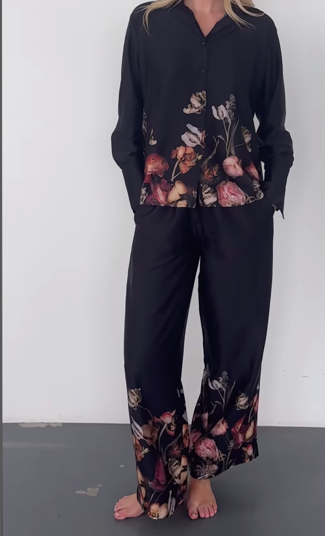 Karmamia Joseph Skjorte - Black Blossom Hot på udsalg