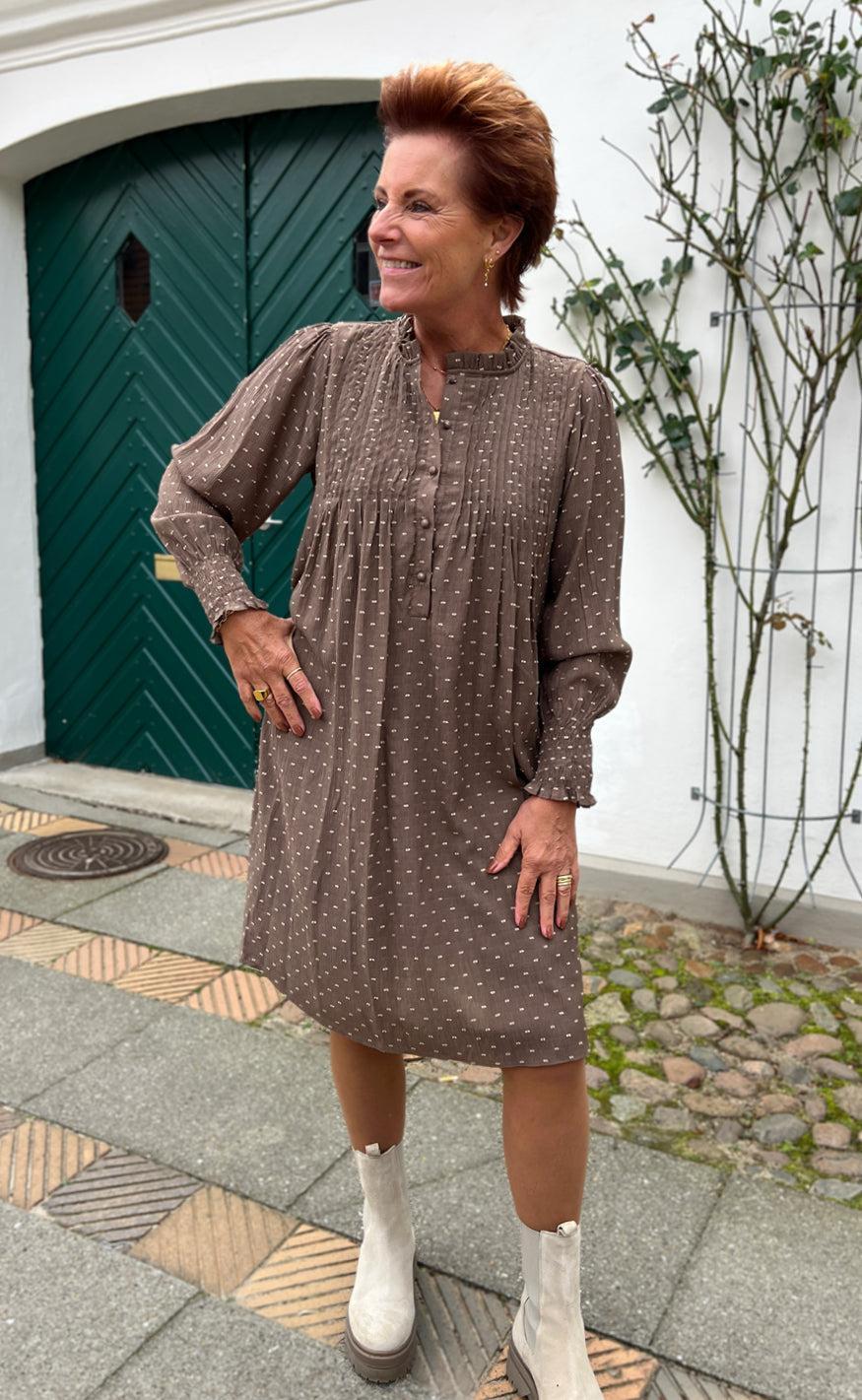 Say INA Copenhagen Kjole - Natalia - Dark Brown W. Dots